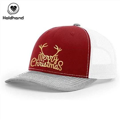 Golfhoed met gouden patroon in kerstthema-stijl